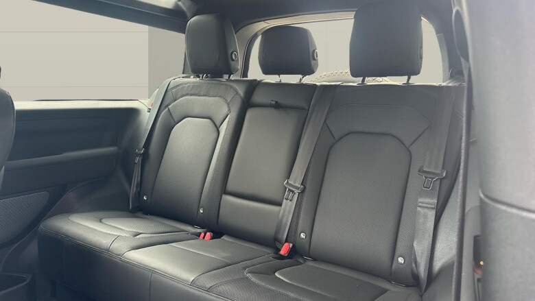 Land Rover Defender 3.0 D250 X-Dynamic SE 90 3dr Auto Diesel Estate